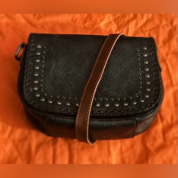 Hayden Harnett Alissa Black Crossbody/Shoulder Bag - Picture 7 of 15